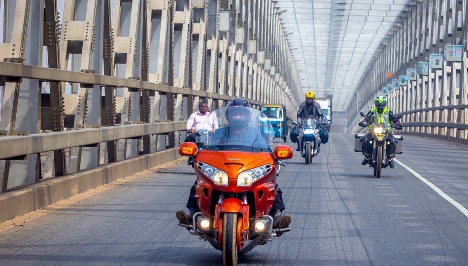 Black and white minimalist Real Estate Logo (950 x 540 px) (11)